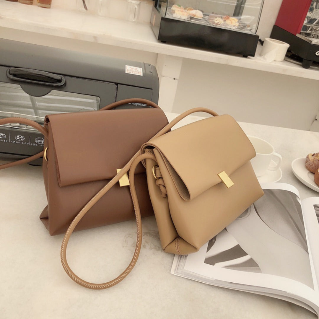 Soft leather retro shoulder bag, fashionable versatile crossbody bag with flaps, temperament underarm bag