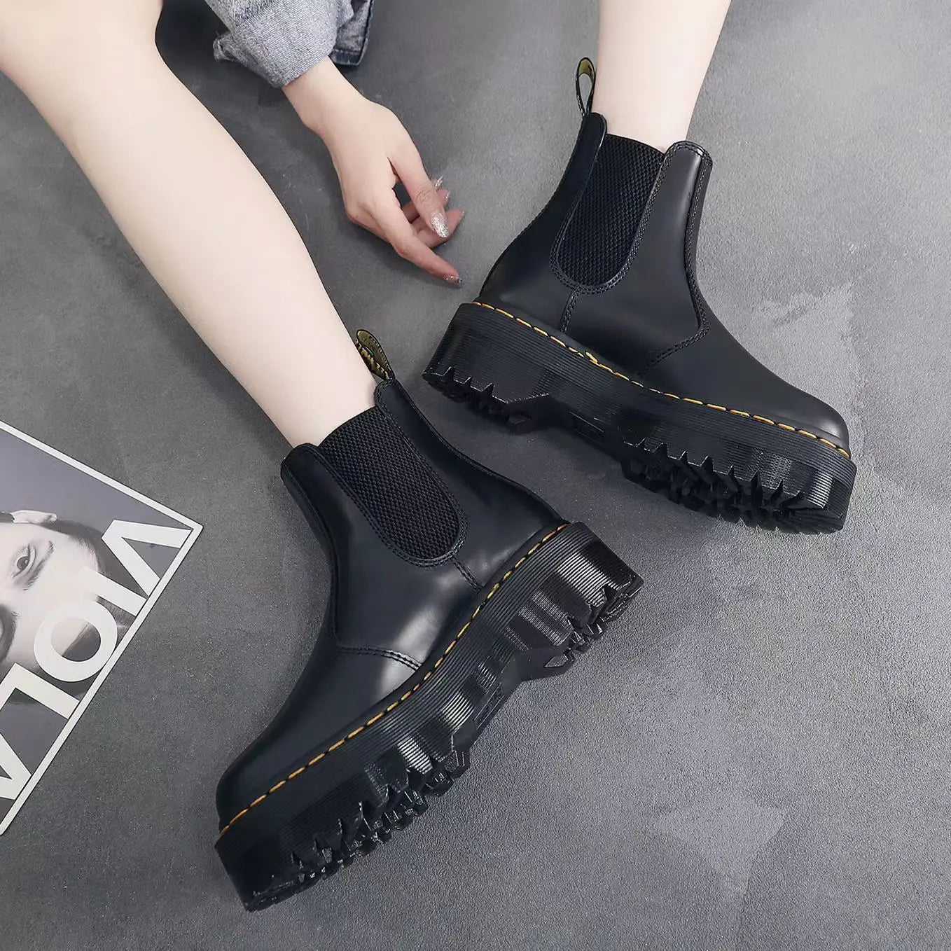 Minimalist Front Lace-up Combat Boots 5Cm Chunky Heel Platform Women Boots British Style Thick Sole Increase Height Casual Boots