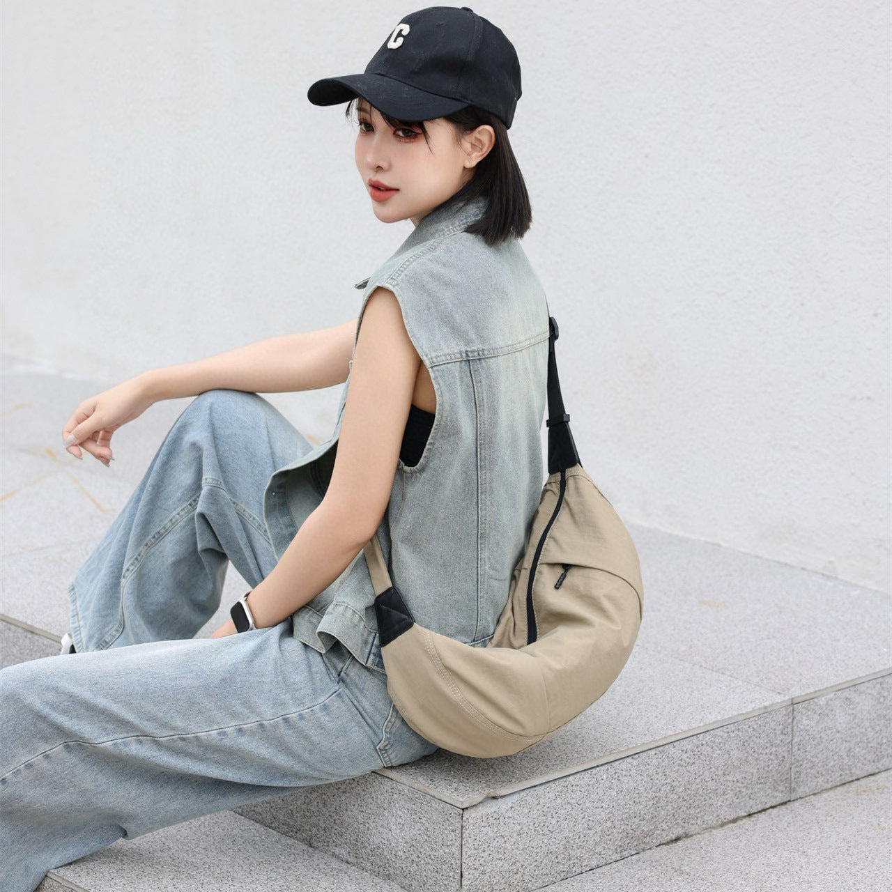 Casual Versatile Crossbody Canvas Bag, Wide Shoulder Strap Single Shoulder Messenger Bag, Dumpling Bag Simple Style Unisex, Moon Bag, Light Space Cloth Bag