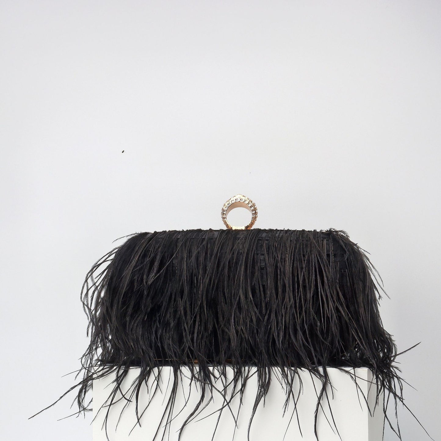 Elegant Ostrich Hair Ring Box – Small Square Bag with Chain Crossbody Shoulder Velvet Clutch Purse, Perfect for Dinner, Casual Outings, Party Events, and Prom Nights