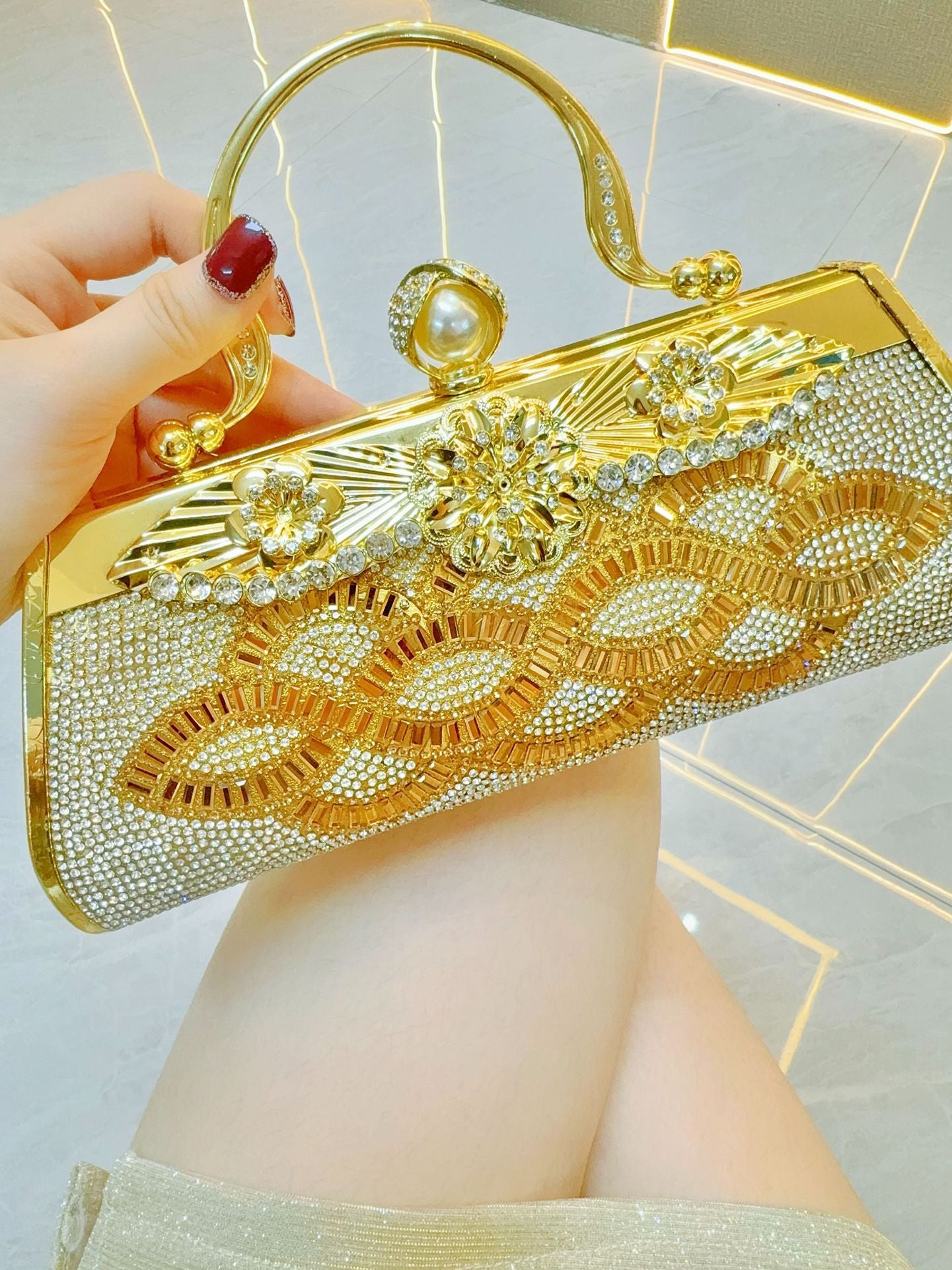 Handmade rhinestone Dinner bag Cocktail Dress Bag Hand-held skew party bag