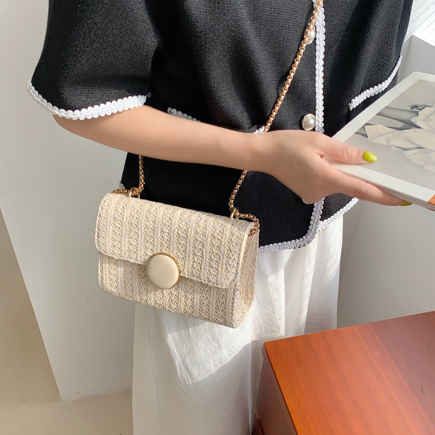 Woven small square bag women, stylish fashion shoulder crossbody bag, versatile chain straw bag