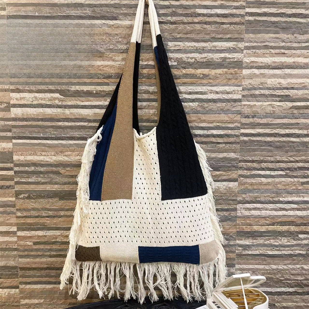 Tassel bag women, splicing knitted shoulder bag, simple and versatile retro knitted bag