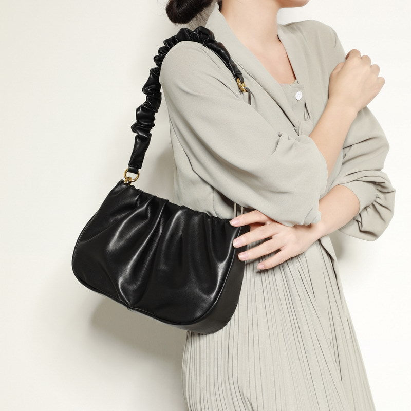 Small shoulder bag wrinkle feature with chain strap 8002