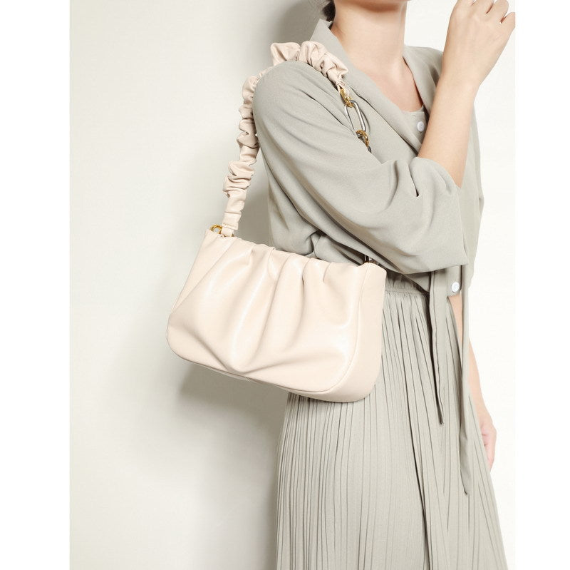 Small shoulder bag wrinkle feature with chain strap 8002